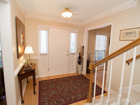 3rd image of 7416 Red Oak Ln