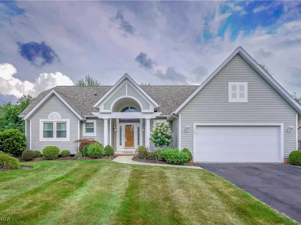 304 Auburn Oaks Dr, Wadsworth, OH 44281