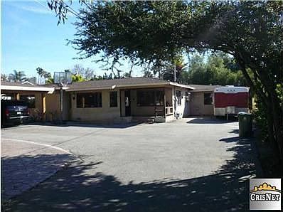 4th image of 8816 White Oak Ave