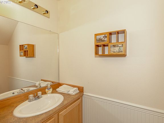 4th image of 4000 NE 109th Ave Unit 64