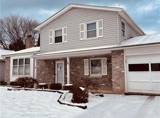 56 Borrowdale Dr, Rochester, NY 14626