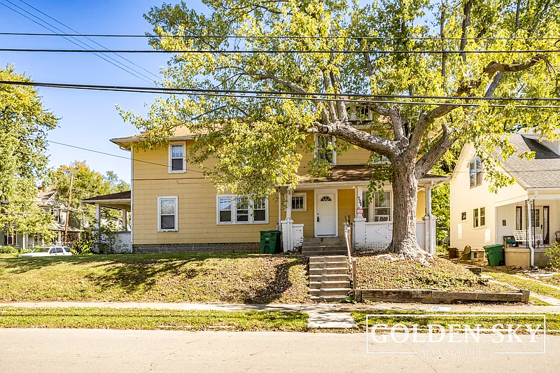 3 bed, 1.0 bath, $950 — Photo 2