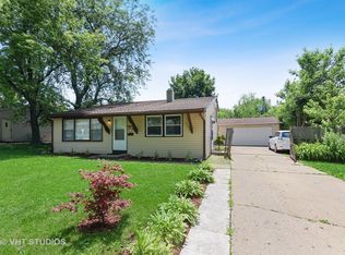 1807 Endicott Cir, Carpentersville, IL 60110