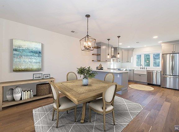 4th image of 22 Parker Pl