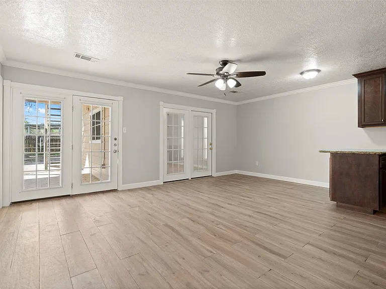 907 Northbend Dr — Photo 5
