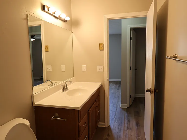 714 S State St #3 — Photo 37
