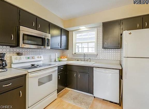 2nd image of 8288 Deepwood Blvd Unit 6