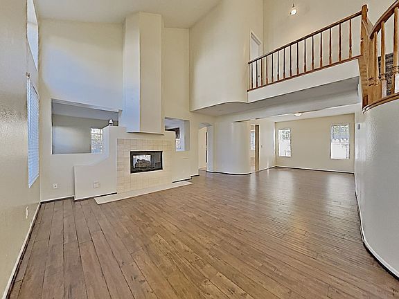 5th image of 637 Pacific Cove Dr