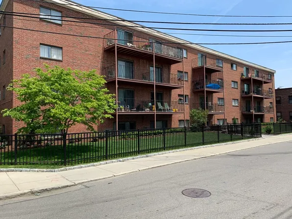 26 Waverly St APT 202, Brighton, MA 02135