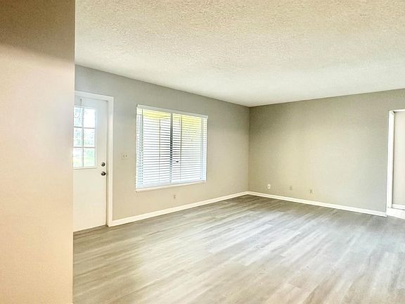 3rd image of 4999 Sable Pine Cir APT A1