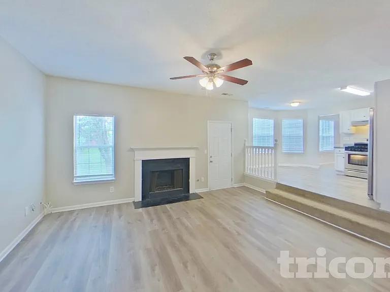842 Asbury Trl — Photo 5