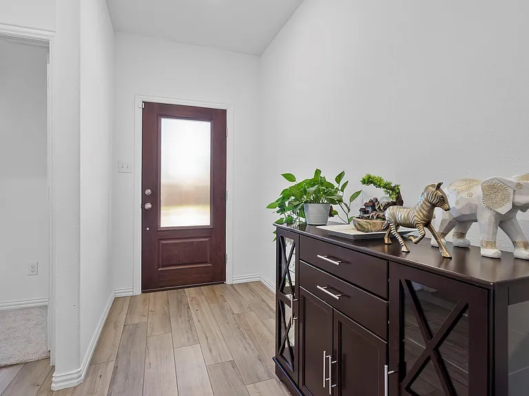 1713 Lake Grove Dr — Photo 11