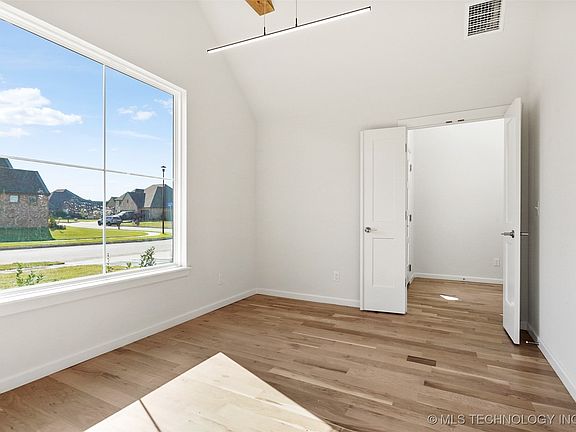 4th image of 6504 N 27th St