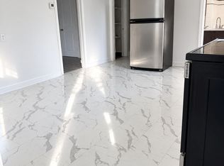 117 N Service Rd E #117A, Oakville, ON L6H 1A3