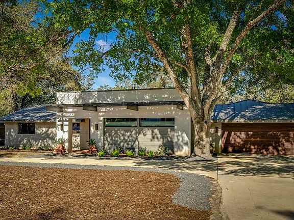 2nd image of 119 Canyon Oaks Dr