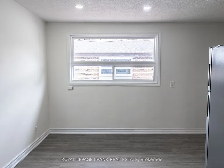 88 Mary St W #3 — Photo 8