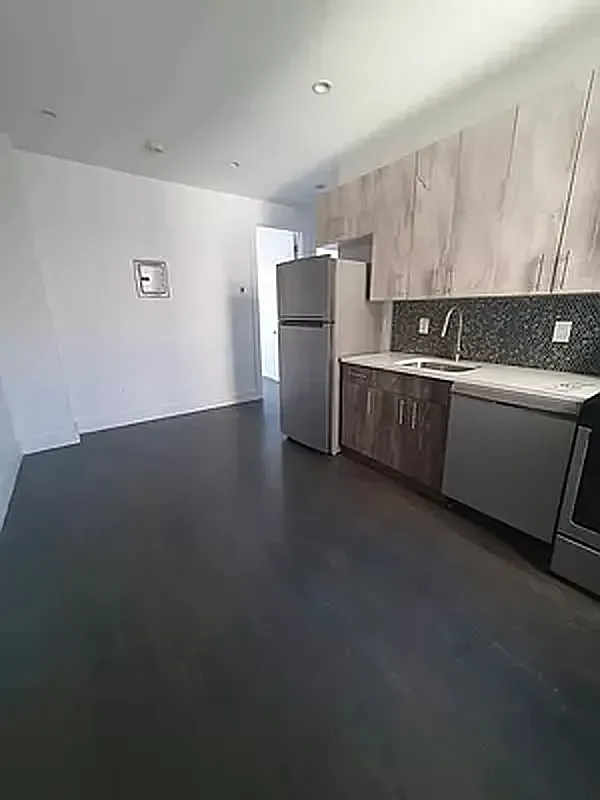 Building Photo - 1532 Ocean Ave #1H