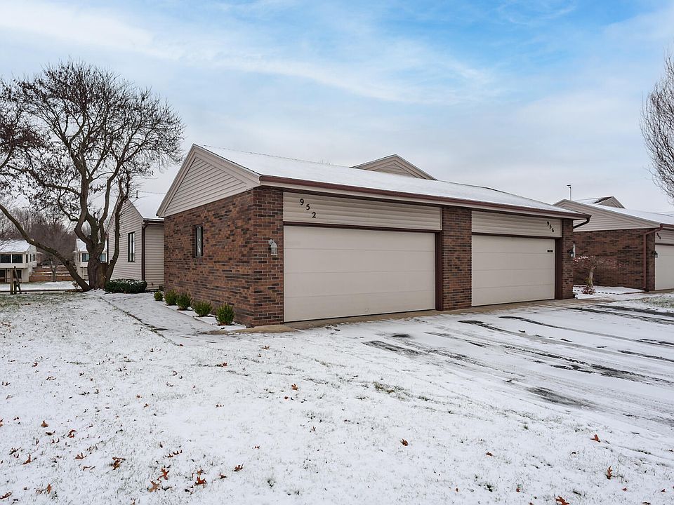 1st image of 952 Amberwood West Dr SW
