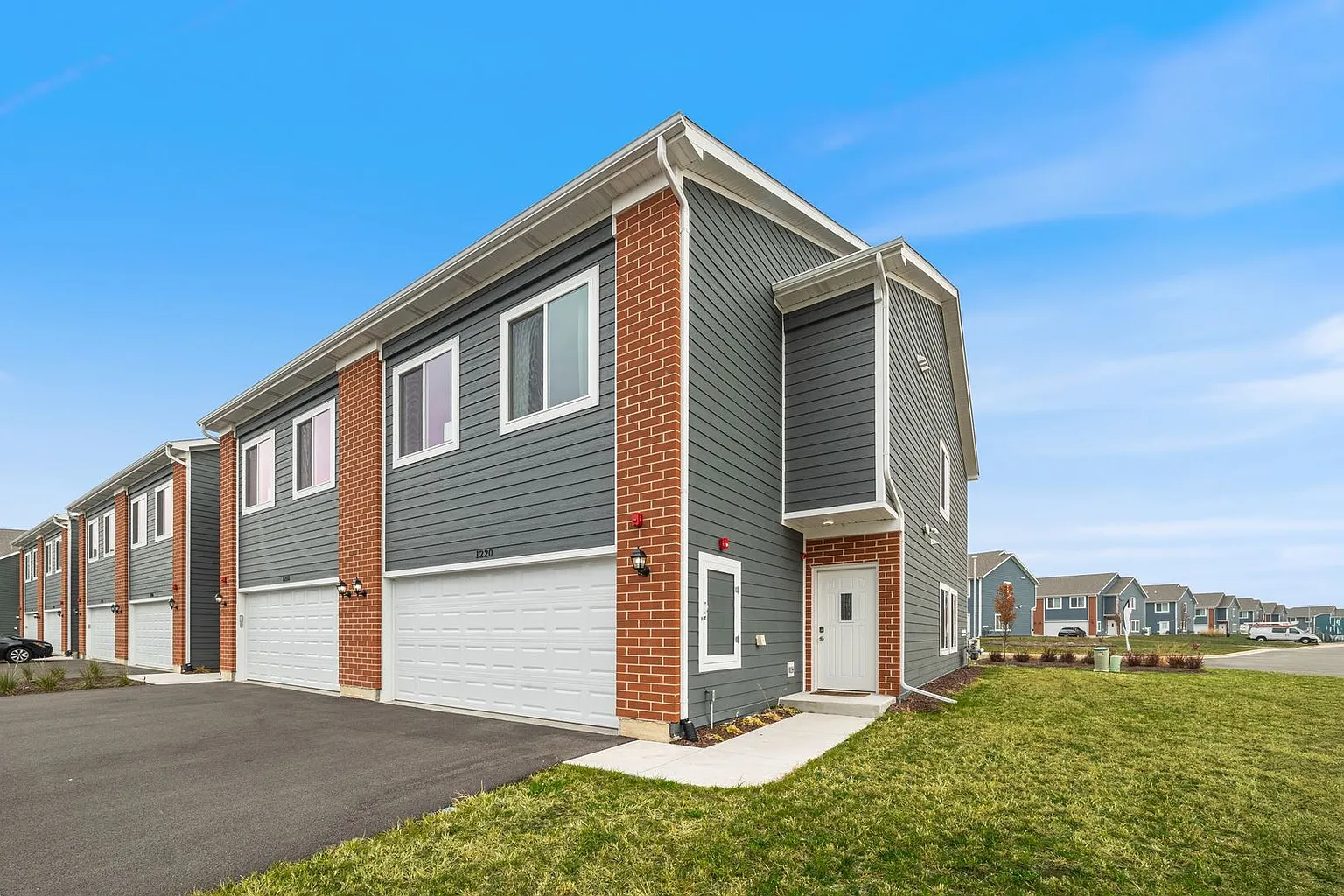 1243 Gillespie Ln photo 1