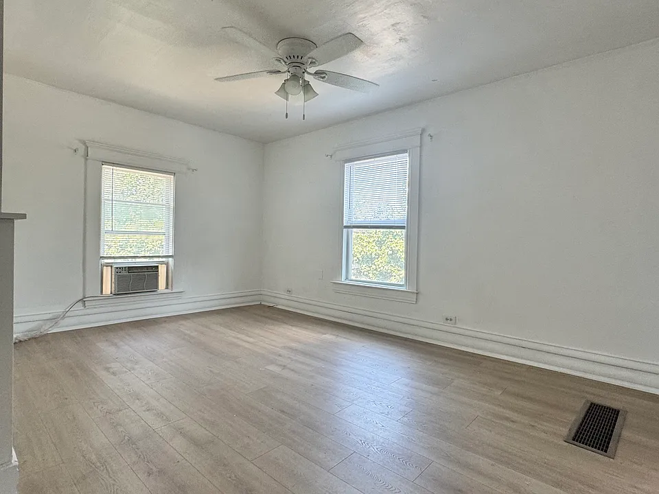 435 1/2 N Pine St #2