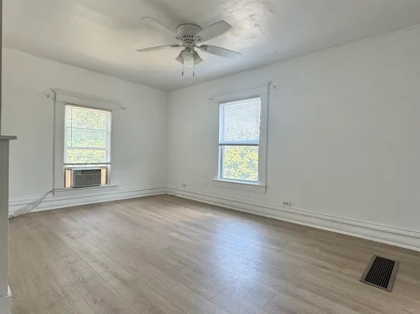 435 1/2 N Pine St #2, Lansing, MI 48906