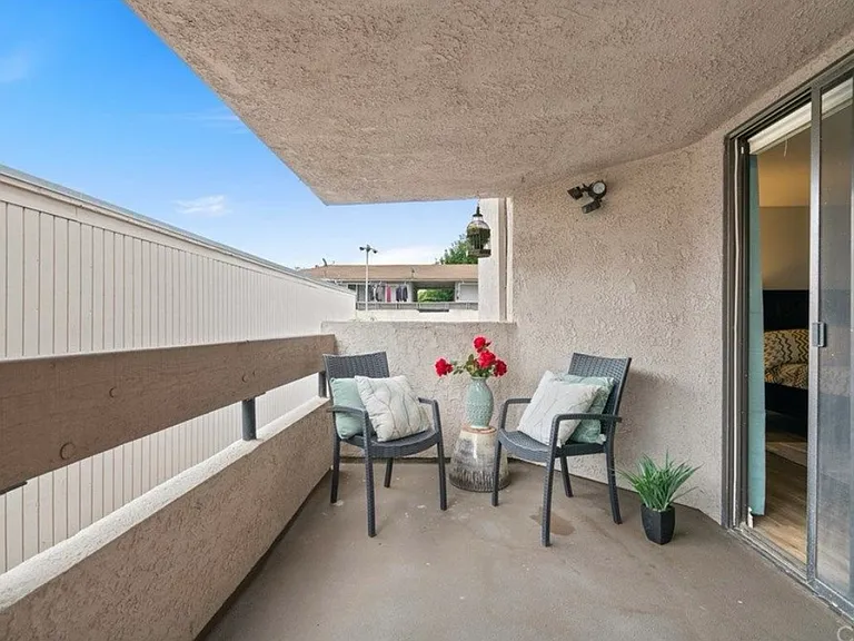 401 E California Blvd #110 — Photo 14