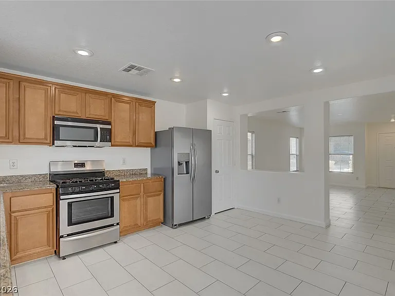 5672 Park City Ave — Photo 7