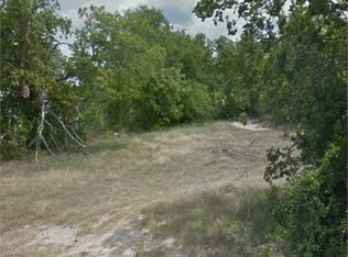 1005 W 6th St, Cameron, TX 76520