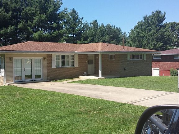 5th image of 169 Maple St