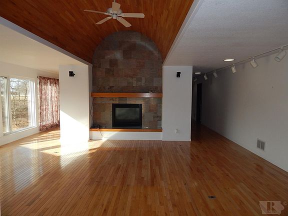 4th image of 20380 215th St