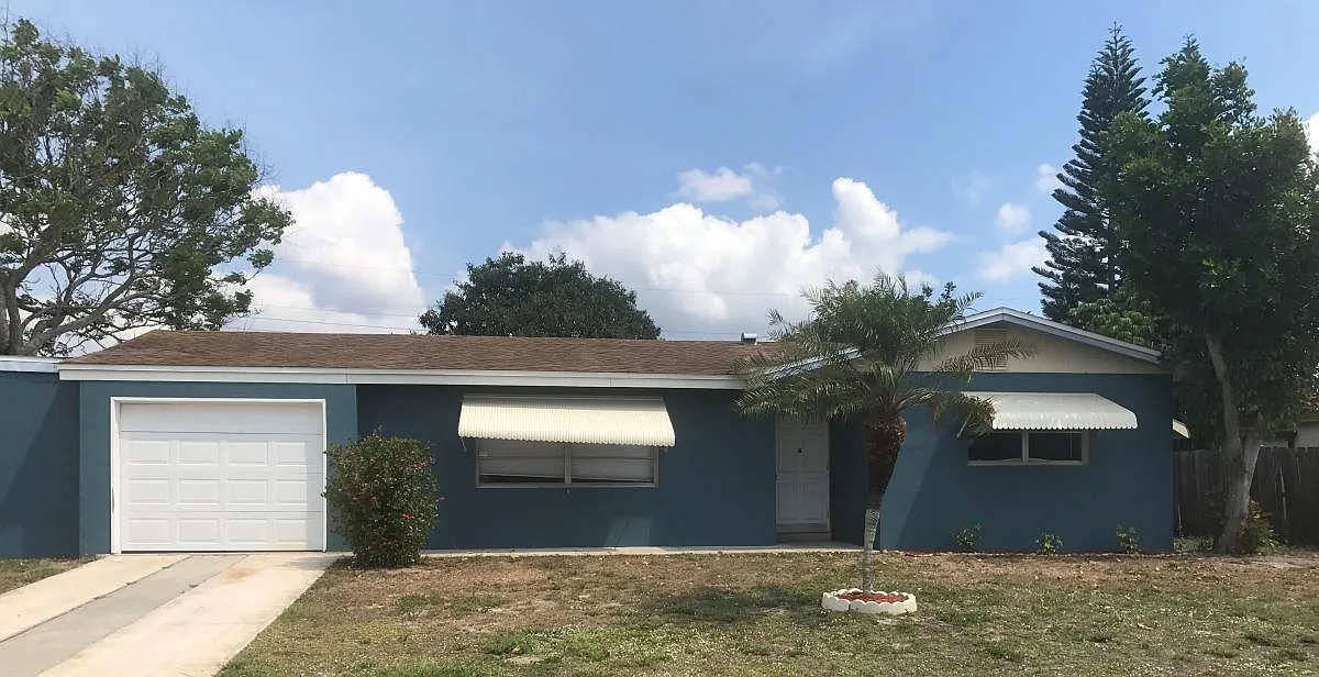 2 bed, 1010 sqft, $1,300 — Photo 1