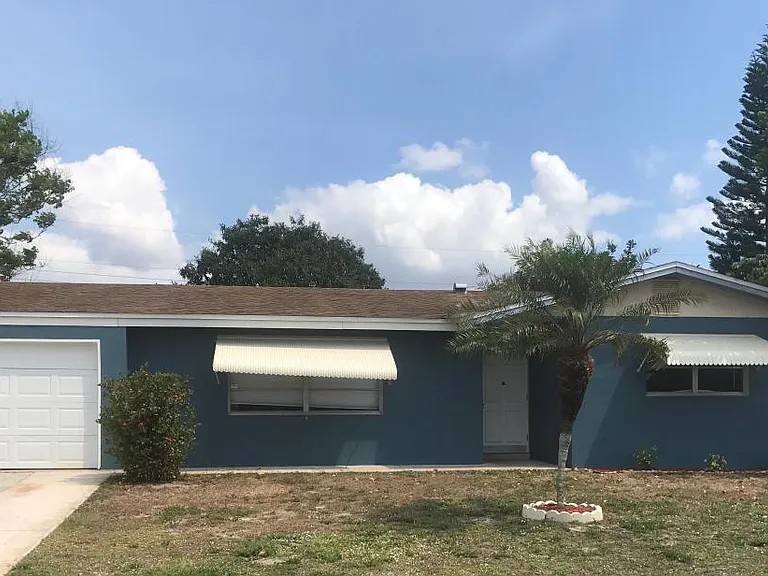 1515 Markdale St E — Photo 1