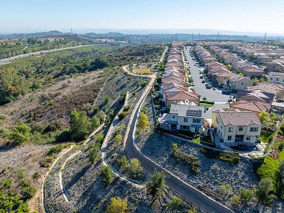 2nd image of 1832 Aliso Canyon Dr