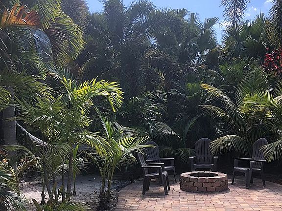 3rd image of 2216 SW Manele Pl