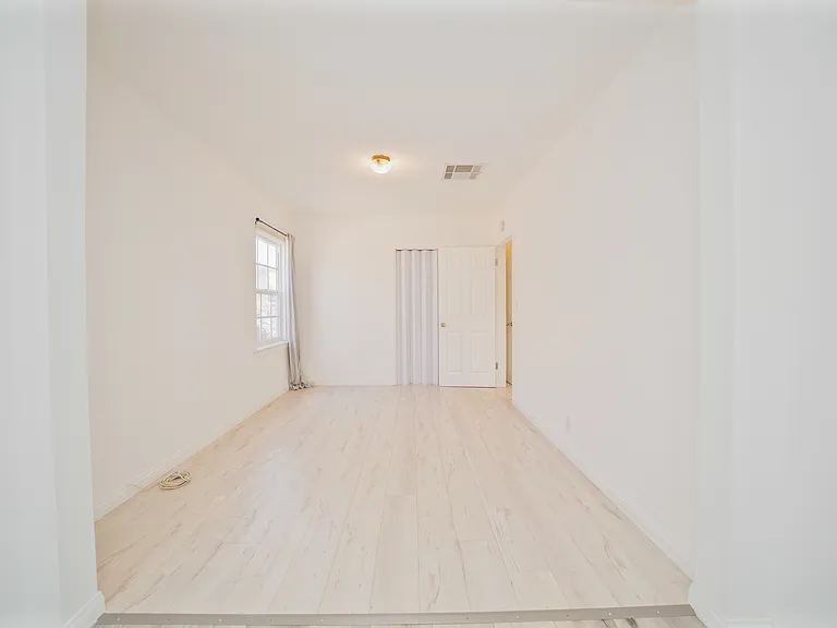 349 E Newman Ave #A — Photo 16