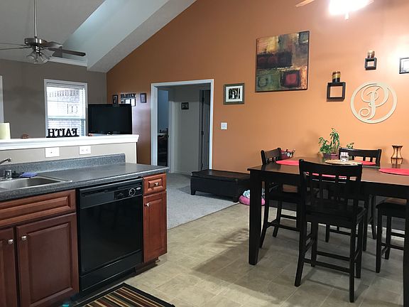 3rd image of 520 Autumn Glen Dr