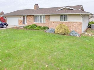 205 Young St SE, Blairstown, IA 52209