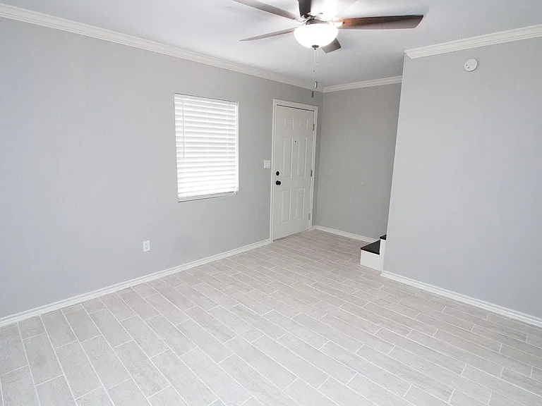 114 Scofield Ave #109 — Photo 8