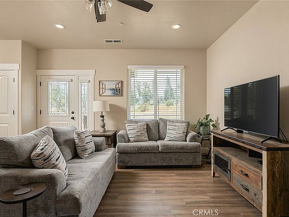 4th image of 1428 Powell Ln