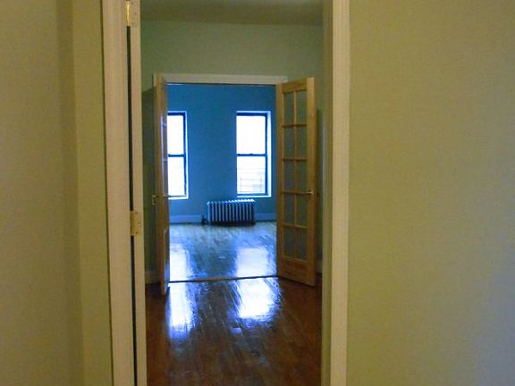 3rd image of 1721 Lexington Ave APT 4
