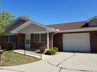 7 Latzer Ln, Highland, IL 62249