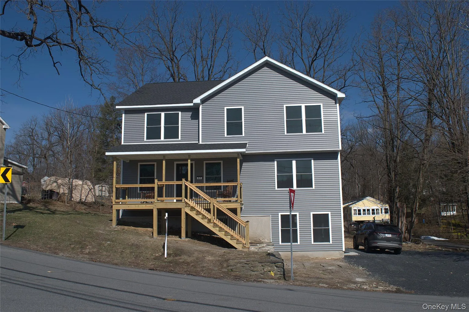 17 Maple Street photo 1