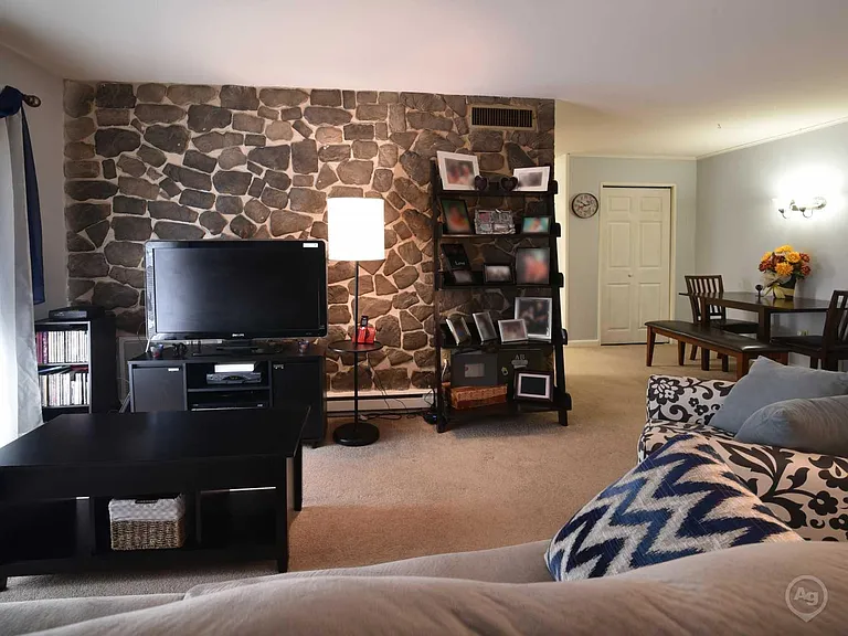 16 Mill Creek Dr — Photo 6