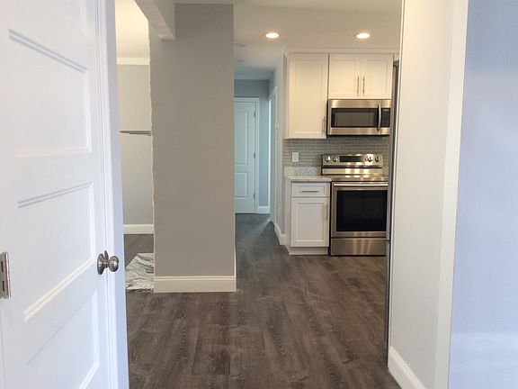 Part of open space to kitche