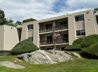 525 Fox Run Ln, Carmel, NY 10512