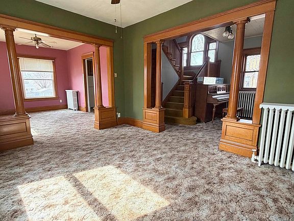 2nd image of 418 Peterson St