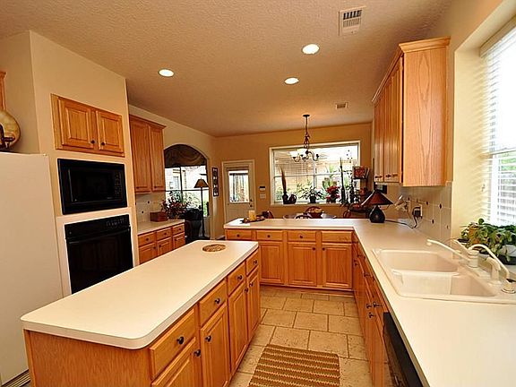4th image of 19026 Appletree Hill Ln