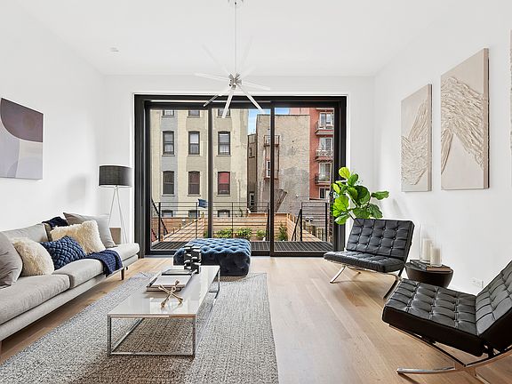 2nd image of 475 Waverly Ave #Townhouse