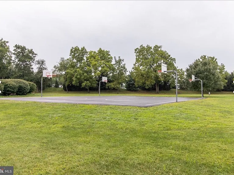 352 Glennbrook Way — Photo 22
