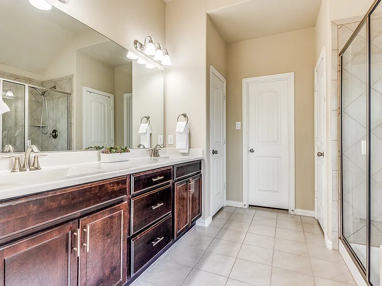307 Eden Dr — Photo 18